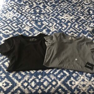 Bundle of 2 Eddie Bauer Favorite crew short sleeve t-shirts. Black and Grey.